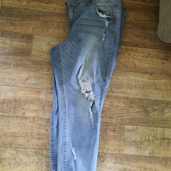 Jeans - Picture 2 of 3